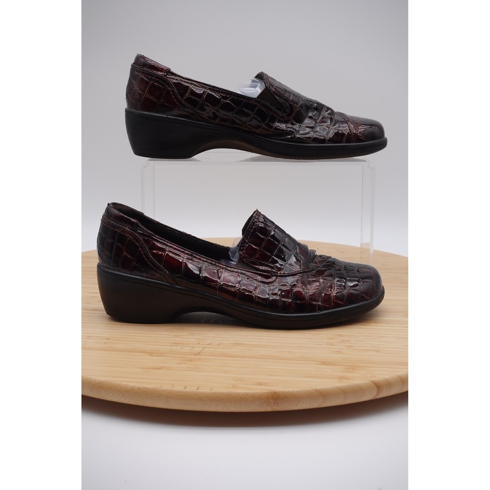 Clarks Shoes Womens Size 8.5 39 Brown Croc Faux Leather Loafers Slip On Comfort